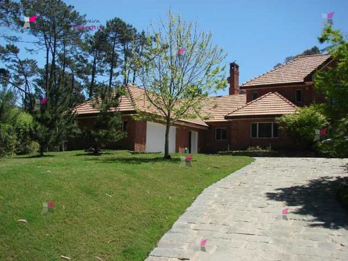 Casa En Golf, 5 Dormitorios *- Ref: 7618