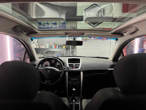Imagen 7 de 15 de Peugeot 207 2012 1.4 Active 75cv