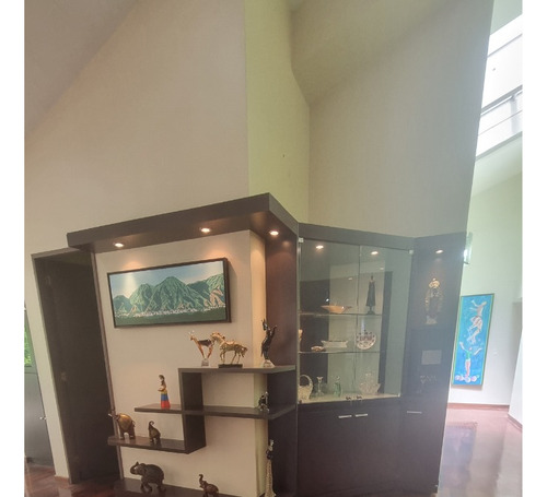 Se Vende Hermoso Ph Con Excelentes Acabados Remodelado En Lomas Del Sol Con Hermosa Terraza Piso Bajo Vista Epectacular. Jp