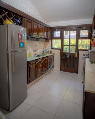 Casa En Jardines De Córdoba!- Ref: 262