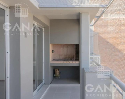 Venta De Departamento En San Lorenzo Comodo Loft Balcon Al Frente. Posibilidad De Cochera.