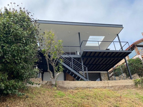 Amplia Casa Recien Remodelada Con Hermosa Vista