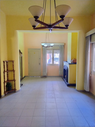 Alto Alberdi Vendo Casa 2 Dormit, 2 Baños, Cochera Y Patio + Depto 1 Dormit, C/terraza.