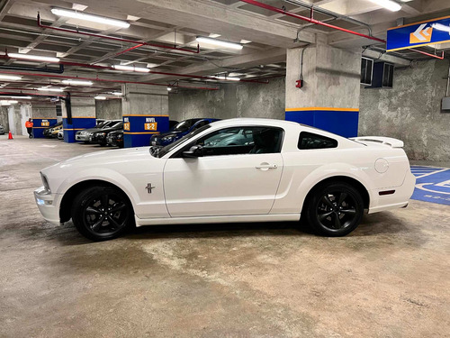 Imagen 3 de 13 de Ford Mustang Gt