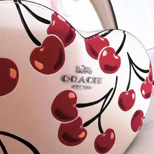 Bolsa Clutch Coach Cherry Heart Bag Color Crema