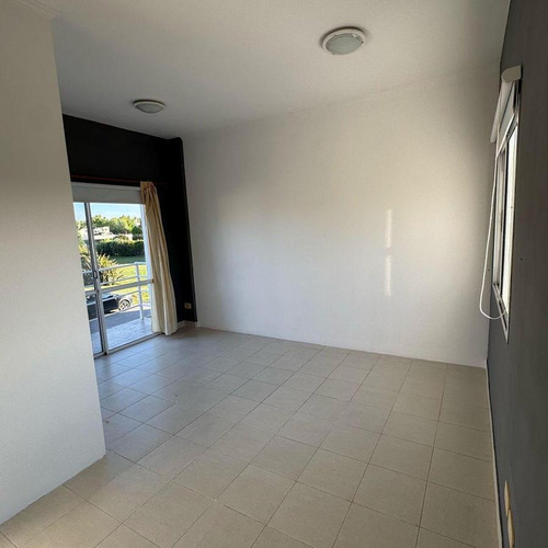 Casa 3 Habitaciones En B° La Concepción, Luján