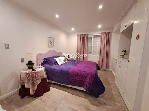 Casa En Venta, 4 Dormitorios 4 Baños, Sala De Estar La Reina