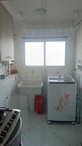 Apartamento De Dois Dormitórios Com Móveis Planejados.