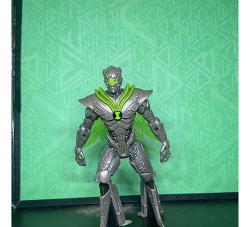 Boneco Ben 10 Nanomech (invasão Alienígena)