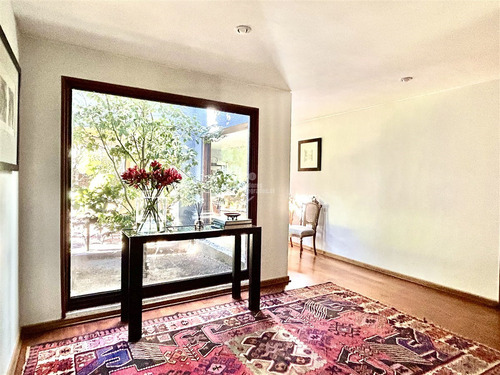 Casa En Venta De 5 Dorm. En Lo Barnechea