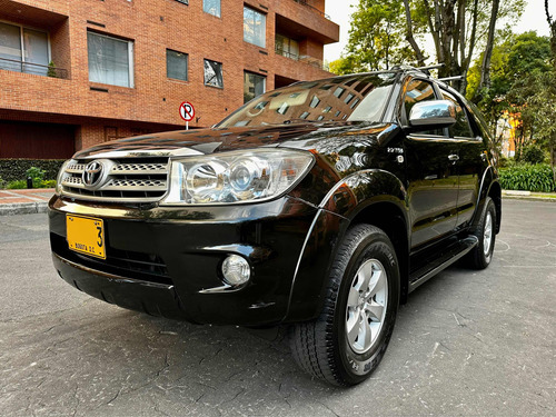 Toyota Fortuner 2.7L 4x2 Urbana 2011