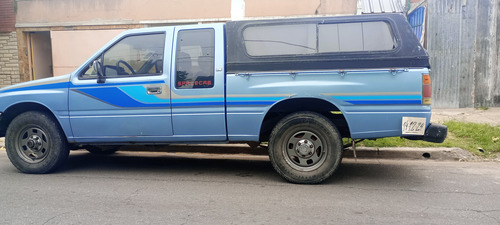 Isuzu Pick Up 2.5 Space Cab Deluxe