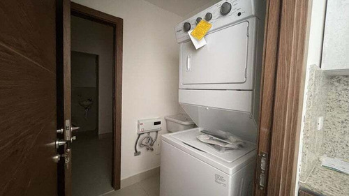 Venta De Apartamento De 2 Habitaciones En La Esperilla