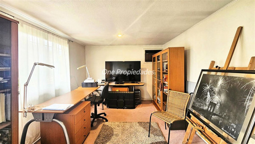 Casa En Venta De 4 Dorm.3 Baños Estar Servicio En Las Condes