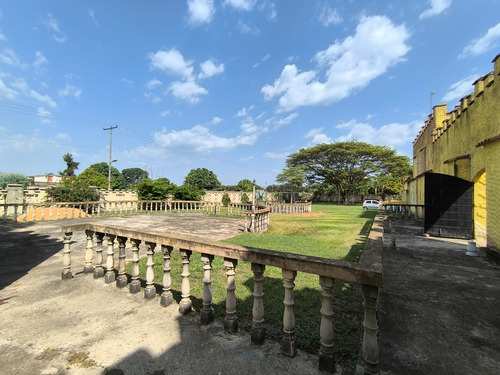 Casa En Venta Tipo Posada Estilo Medieval En Safari. (hg)