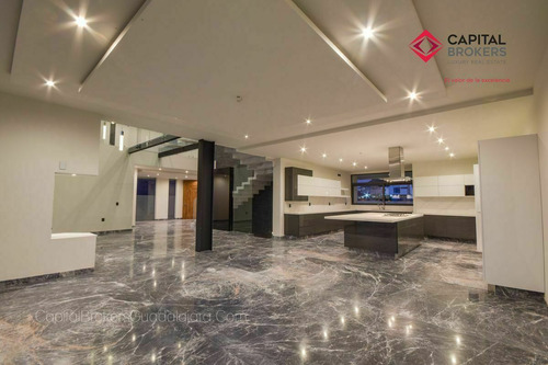 Mansión De Súper Lujo En Venta En Ayamonte Zapopan Zona Bajío Guadalajara