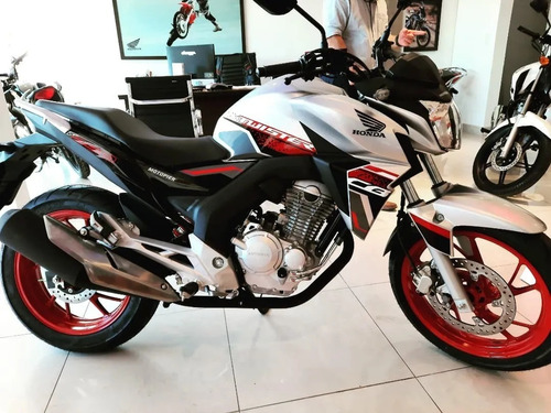 Imagen 18 de 25 de Patentada $1.814.500 O 12de$228400 Honda Cb 250 2023 Credito