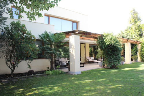 Imagen 2 de 22 de Preciosa Casa Mediterranea En Piedra Roja Chicureo