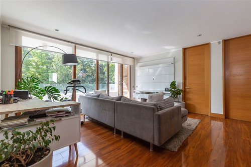 Casa En Arriendo De 5 Dorm. En Las Condes