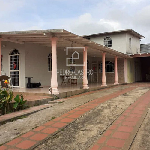 Se Vende Amplia Casa Ubicada En Villa Icabarú, Puerto Ordaz, Bolivar, Guayana, Venezuela