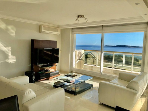 Apartamento En Alquiler Por Temporada De 3 Dormitorios En Playa Mansa