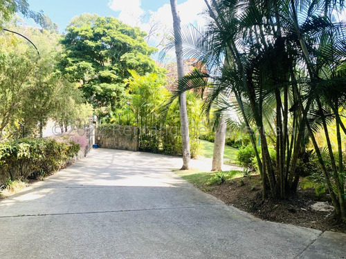 Ss: Vende Apartamento 23-26449 En Las Esmeraldas De 154 M2, 4h/3b/2pe