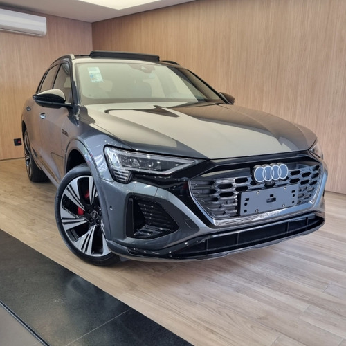 Audi Q8 E-Tron PERFORMANCE BLACK QUATTRO