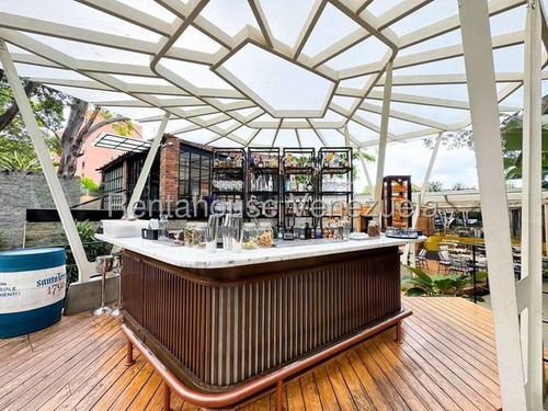 Local Comercial Multiemprendedor En Venta En Los Palos Grandes 25-23477 Cs