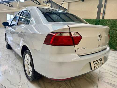 Volkswagen Voyage 1.6 Highline 101cv
