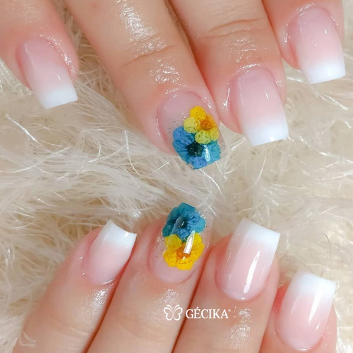 Imagem 2 de 2 de Flor Seca Unhas Encapsuladas Decoração Unhas Gecika