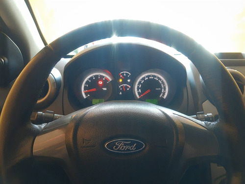 Imagem 8 de 15 de Ford Fiesta 1.6 Rocam Sedan 8v Flex 4p Manual