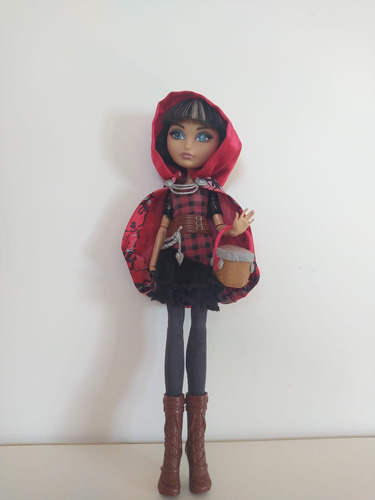 Muñeca Ever After High Cerise Hood Caperucita Roja