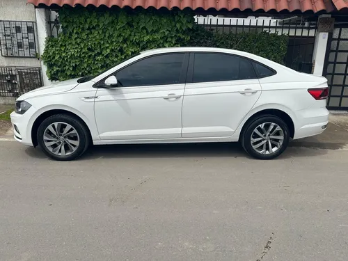 Volkswagen Virtus 1.6 Highline