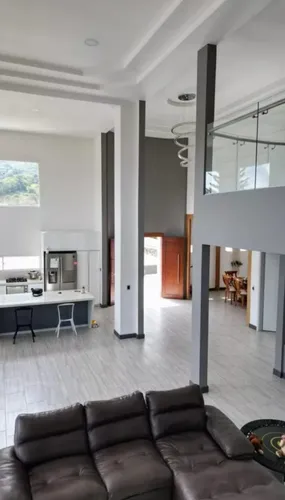 Finca Moderna En Copacabana