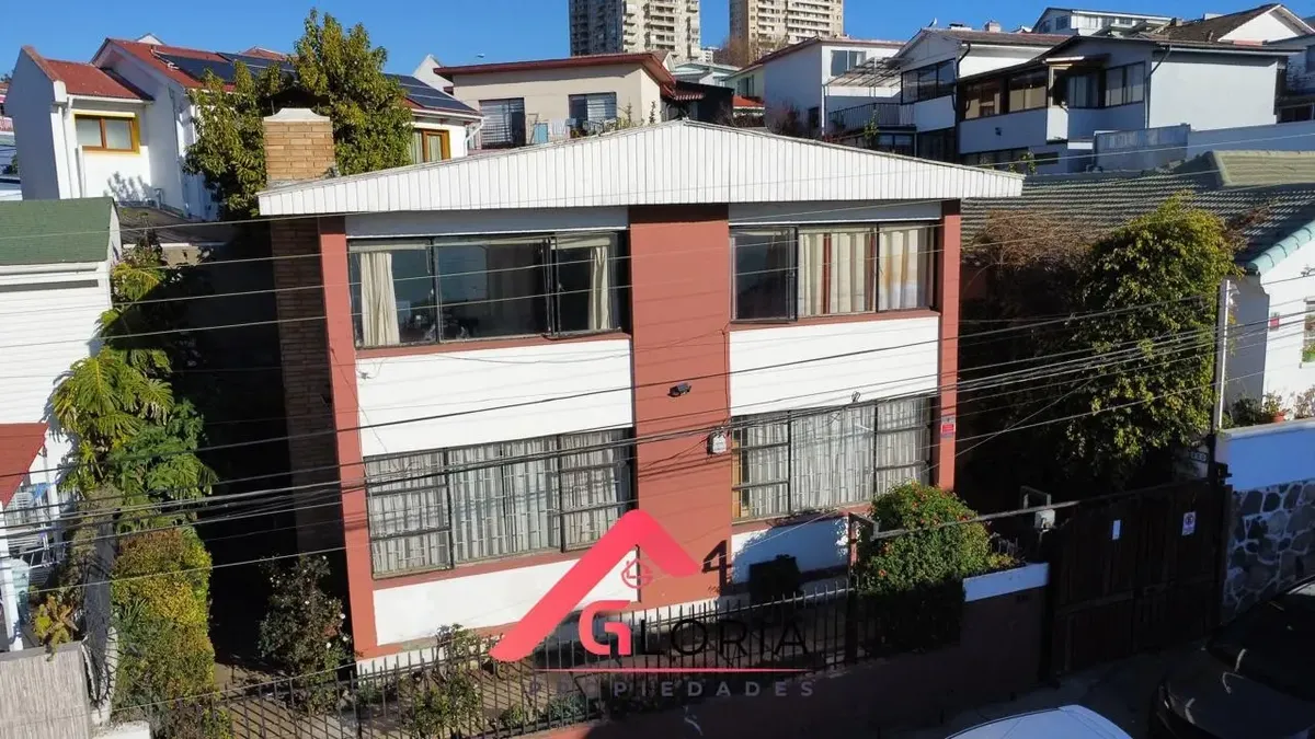 Imagen 2 de 19 de Vendemos Casa Amplia 2 Pisos 4 Dorm En Placeres Valparaiso