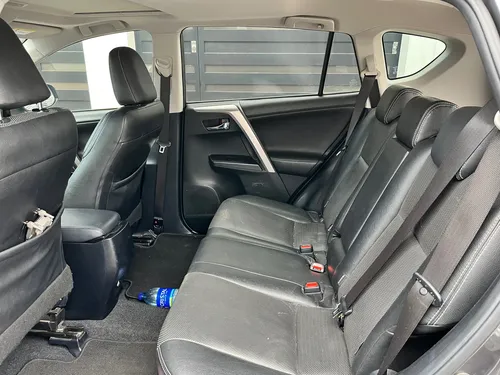 Toyota RAV4 2.0 Street