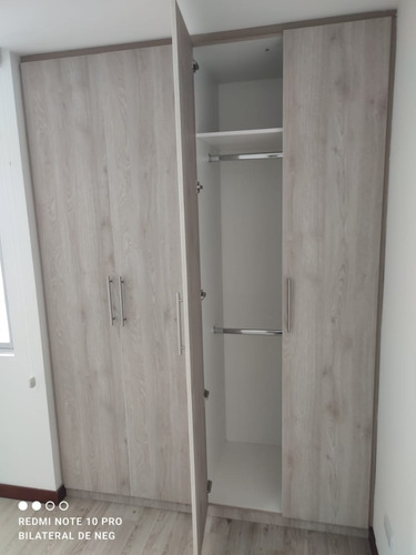Hermosa Casa Minimalista . Tumbaco. Seguridad, Mucha Luz Natural, Conjunto Pisicina