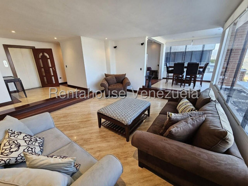 Estupendo Y Amplio Apartamento En Alquiler Con Inmejorable Ubicación La Tahona