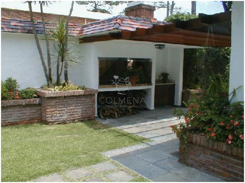 Hermosa Casa Con Muy Terreno. Financia A Largo Plazo