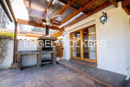 Casa Chilena Con Cancha De Tenis En Lonquén Norte