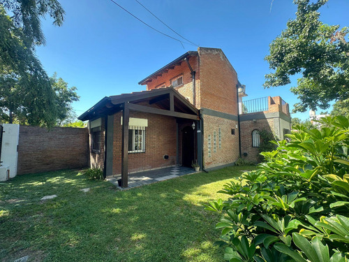 Casa En Barrio Parque Leloir