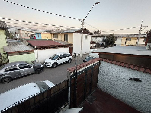 Casa De 2 Pisos Con 3d/2b. Privilegiada Ubicación