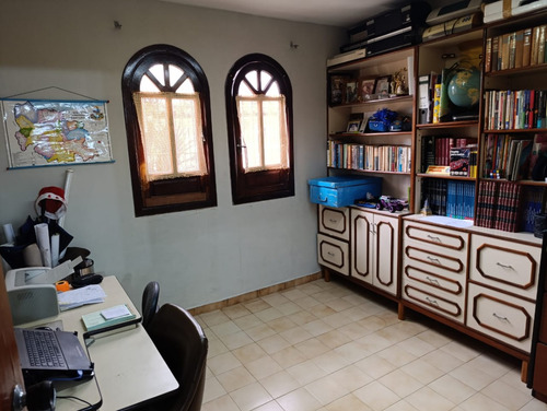Casa En Venta En Valles De Camoruco Calle Cerrada Mcc