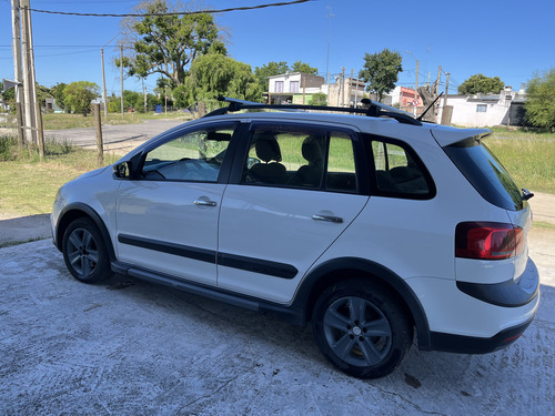 Volkswagen Suran Cross 1.6 Highline 101cv