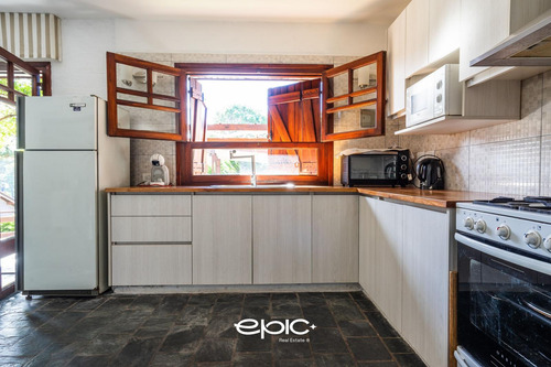 Casa En Pinamar Con Vista Al Golf