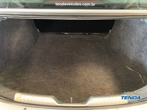 Imagem 14 de 15 de Volkswagen Voyage 1.6 Msi Totalflex 4p Manual
