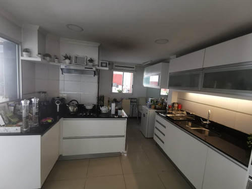 Venta Apto En Pocitos De 3 Dormitorios Y 5 Baños