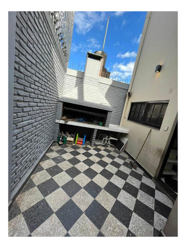 Imagen 9 de 29 de Casa En Venta - 6 Dormitorios 5 Baños - 300mts2 - Tablada