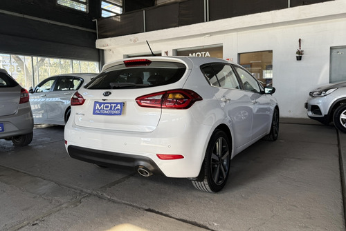 Kia Cerato 2.0 Sx At6 5 p