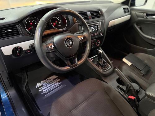 Volkswagen Jetta 2.5 Sportline At